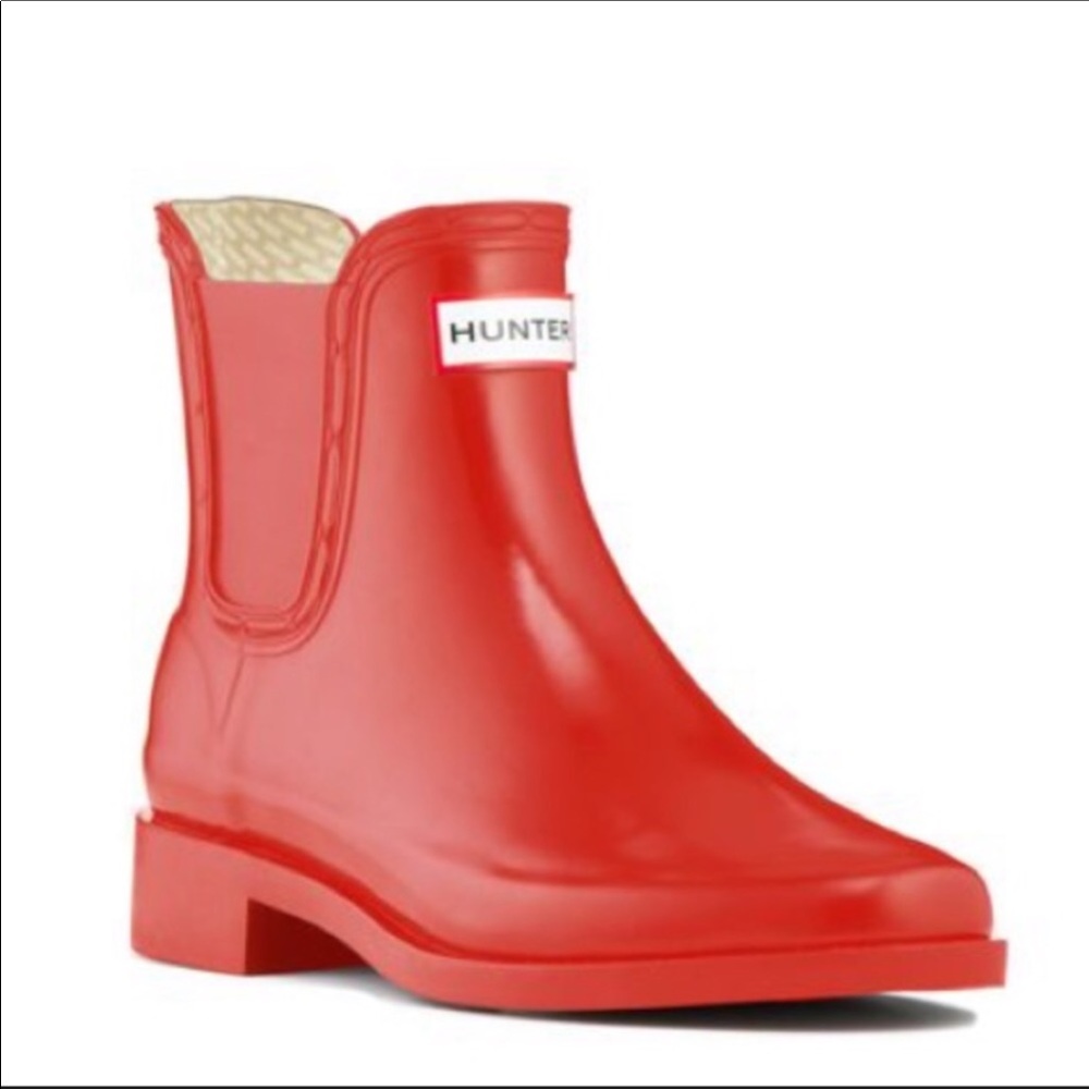 red HUNTER Chelsea rain boots